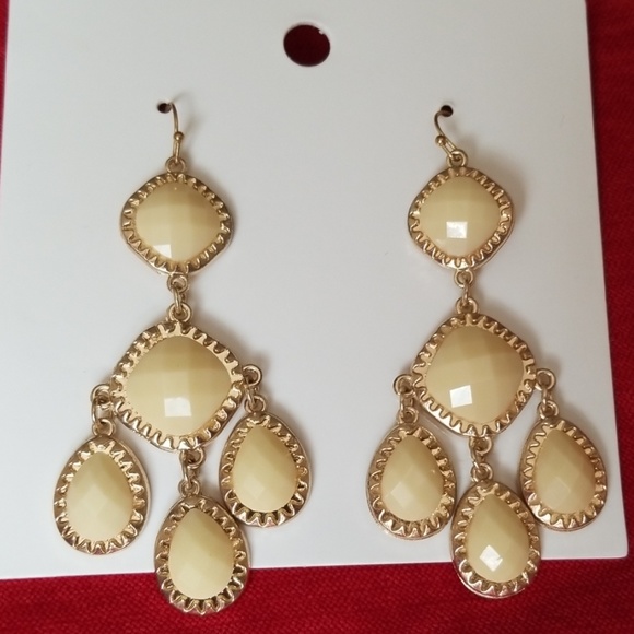 Earrings - Picture 1 of 1